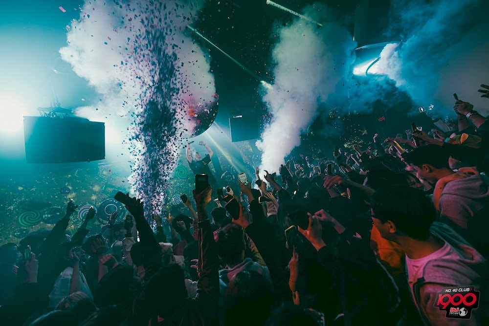 The stage effects, including sound, lighting, and smoke, make 1900 Le Théâtre light up the night with electrifying vibes